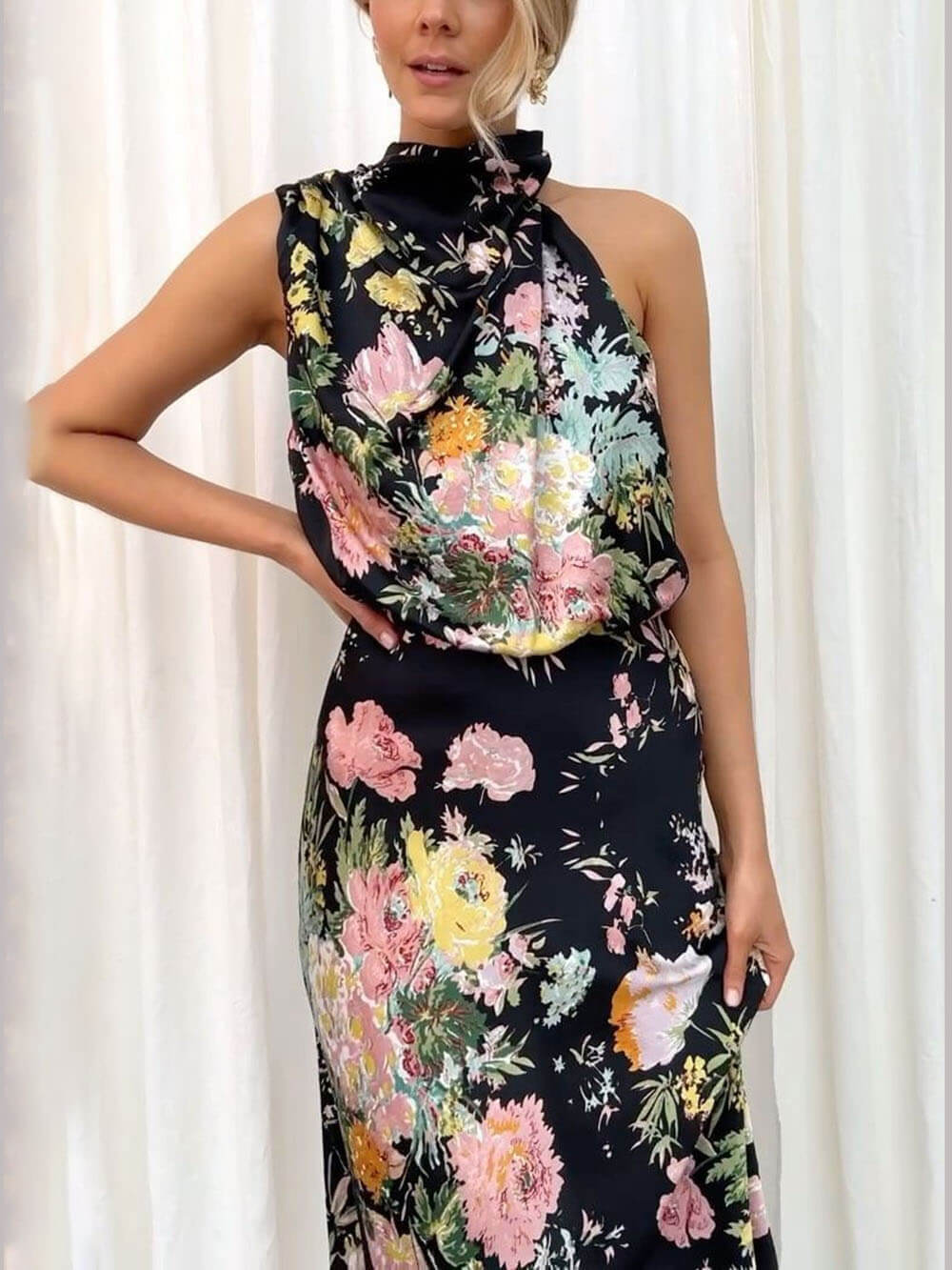 Floral Halter-Neck Maxi Dress with Elastic Waist